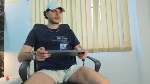 R A F A E L online show from 03/25/26, 08:59