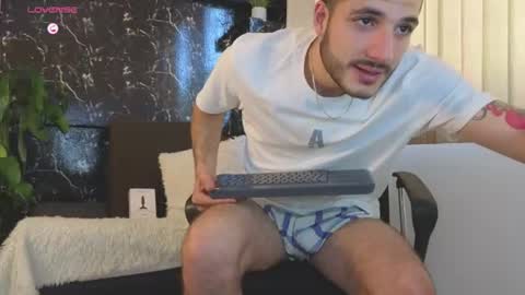 Snapshot of rafael_mendez chatting on 07/21/26, 08:33 R A F A E L online show from 07/21/26, 08:33