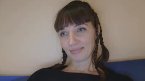 Rafaella online show from 12/16/25, 10:48