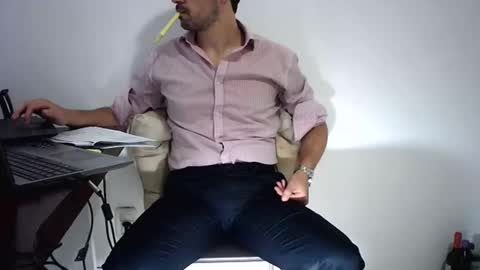 Snapshot of rafaelssk chatting on 03/20/26, 09:25 elenacam online show from 03/20/26, 09:25