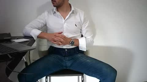 Snapshot of rafaelssk chatting on 05/02/26, 10:31 elenacam online show from 05/02/26, 10:31