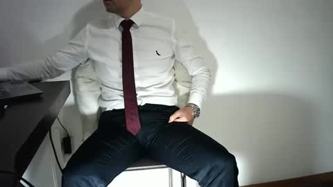 Snapshot of rafaelssk chatting on 05/18/26, 03:18 elenacam online show from 05/18/26, 03:18