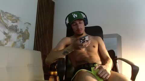 Snapshot of rafaelstone chatting on 01/28/25, 04:29 IG online show from 01/28/25, 04:29