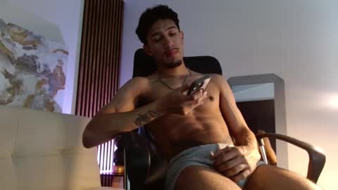 Snapshot of rafaelstone chatting on 01/29/25, 03:33 IG online show from 01/29/25, 03:33