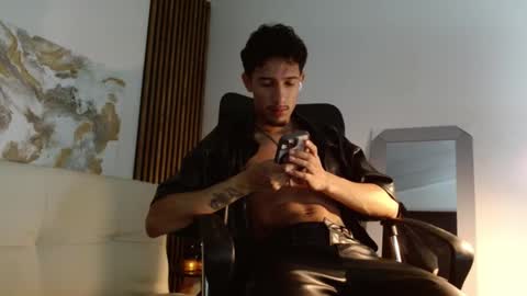 Snapshot of rafaelstone chatting on 02/02/25, 04:15 IG online show from 02/02/25, 04:15