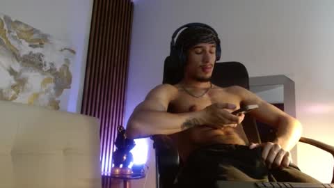 Snapshot of rafaelstone chatting on 02/05/25, 04:06 IG online show from 02/05/25, 04:06