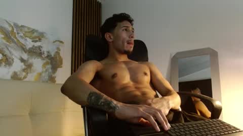 Snapshot of rafaelstone chatting on 02/19/25, 03:39 IG online show from 02/19/25, 03:39