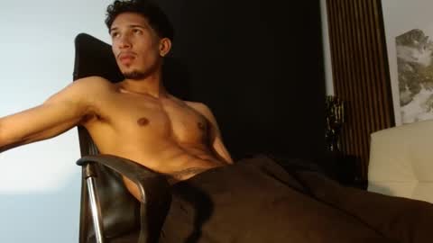 Snapshot of rafaelstone chatting on 02/19/25, 07:50 IG online show from 02/19/25, 07:50