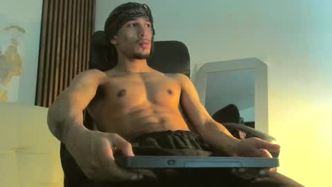 Snapshot of rafaelstone chatting on 03/04/25, 03:44 IG online show from 03/04/25, 03:44