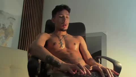 Snapshot of rafaelstone chatting on 03/11/25, 06:53 IG online show from 03/11/25, 06:53