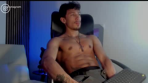 Snapshot of rafaelstone chatting on 10/01/25, 02:39 IG online show from 10/01/25, 02:39