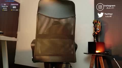 Snapshot of rafaelstone chatting on 10/12/25, 03:38 IG online show from 10/12/25, 03:38