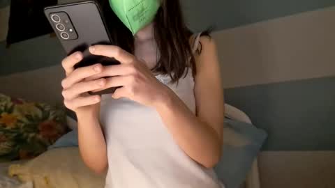 Bella online show from 11/08/25, 08:18