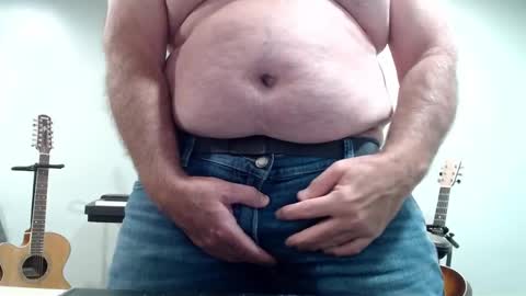 Snapshot of ragin_hardon001 chatting on 01/22/25, 12:49 Ray online show from 01/22/25, 12:49