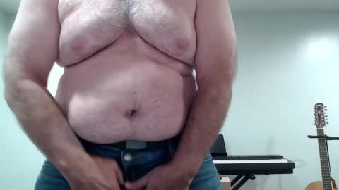 Snapshot of ragin_hardon001 chatting on 02/15/25, 07:39 Ray online show from 02/15/25, 07:39