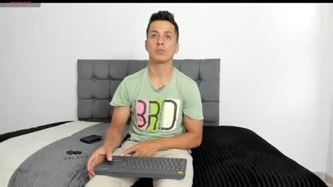 Snapshot of raiiaan_torricely chatting on 01/02/25, 05:07 Rayan online show from 01/02/25, 05:07