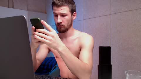 Snapshot of rainbow_farmer_james chatting on 03/08/25, 09:08 Rainbow James  online show from 03/08/25, 09:08