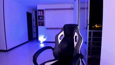 Jennyindependent model . online show from 01/19/25, 11:43