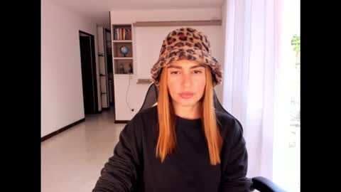 Jennyindependent model . online show from 10/15/25, 10:21