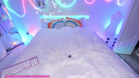 Snapshot of rainbowslut chatting on 05/16/26, 04:31 Mary Rainz online show from 05/16/26, 04:31