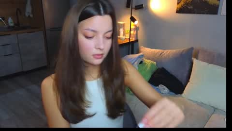 rainevi online show from 03/19/26, 01:37