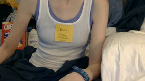 RainyDayEm online show from 08/06/26, 03:52
