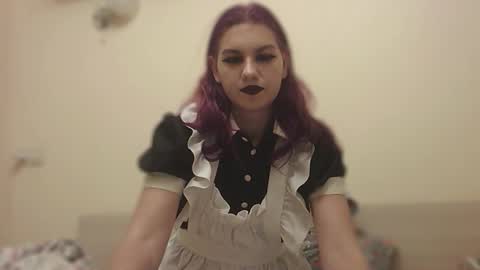 rainyvibe_ online show from 10/22/25, 05:45