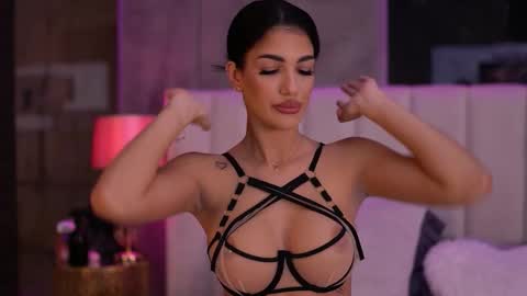 Raisa online show from 11/11/25, 04:51