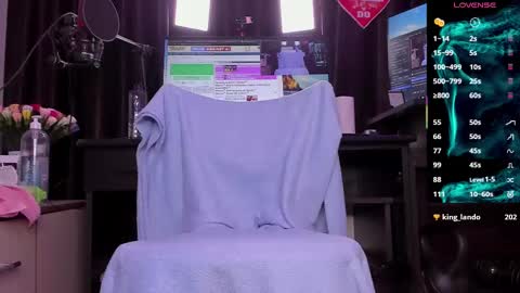 Laura online show from 02/28/25, 08:53