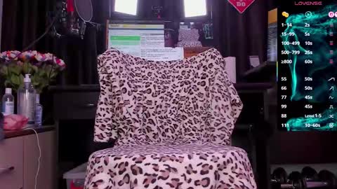 Laura online show from 09/17/25, 02:46