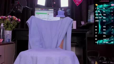 Laura online show from 04/15/26, 02:40