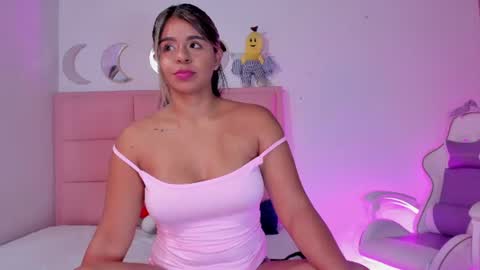 Snapshot of rajjnar_nina chatting on 07/23/26, 12:13 Nina online show from 07/23/26, 12:13