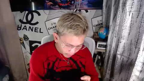 Snapshot of ralfhuge24 chatting on 04/25/26, 02:58 ralfhuge24 online show from 04/25/26, 02:58