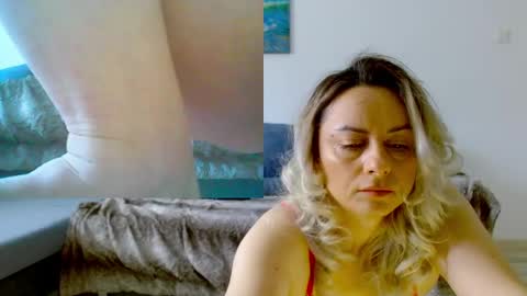 Snapshot of ramonaanca99 chatting on 04/27/26, 10:24 Kim-Hot-Girl online show from 04/27/26, 10:24