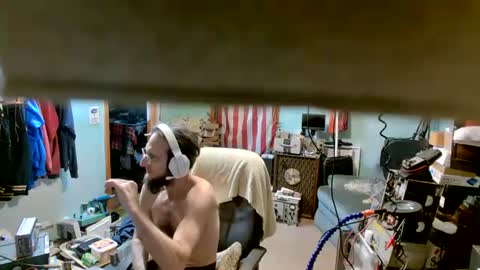 Snapshot of randalltotazz chatting on 12/07/24, 01:25 Randall online show from 12/07/24, 01:25