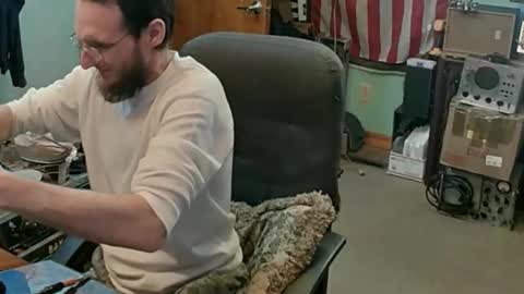 Snapshot of randalltotazz chatting on 01/17/25, 04:28 Randall online show from 01/17/25, 04:28