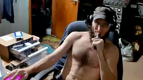 Snapshot of randalltotazz chatting on 09/10/25, 01:38 Randall online show from 09/10/25, 01:38