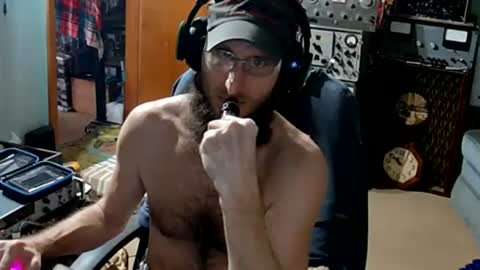 Snapshot of randalltotazz chatting on 09/17/25, 04:52 Randall online show from 09/17/25, 04:52
