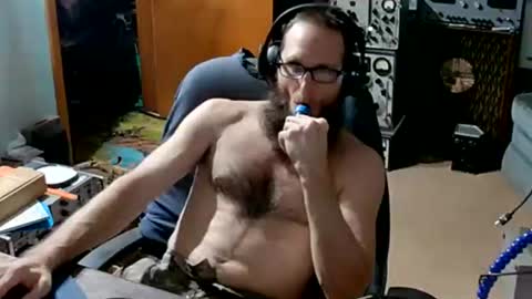 Snapshot of randalltotazz chatting on 10/16/25, 01:17 Randall online show from 10/16/25, 01:17