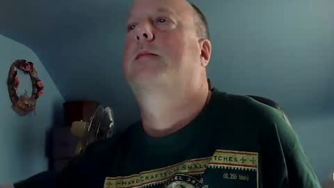 Snapshot of randman9222225 chatting on 02/15/25, 08:22 randman922225 online show from 02/15/25, 08:22