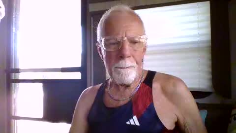 Snapshot of ranger1001 chatting on 04/24/26, 03:58 ranger1001 online show from 04/24/26, 03:58