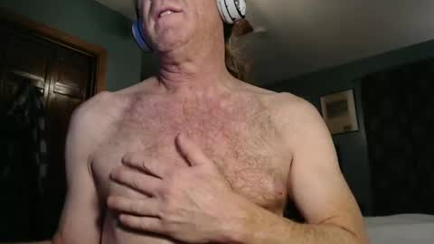 Snapshot of ranger510 chatting on 01/19/25, 01:43 Ranger510 online show from 01/19/25, 01:43