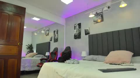 Raphael Nyon online show from 03/01/26, 03:41