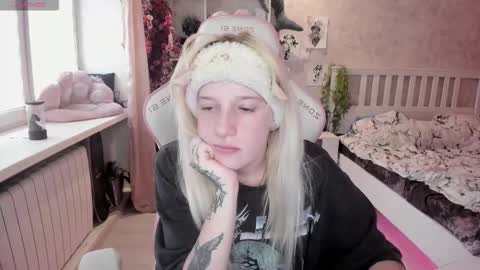 Snapshot of rapunzel_cute chatting on 10/05/25, 01:20 Rapunzel online show from 10/05/25, 01:20