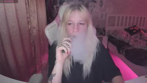 Snapshot of rapunzel_cute chatting on 10/24/25, 09:33 Rapunzel online show from 10/24/25, 09:33