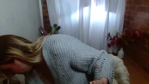 Snapshot of raquel_gh chatting on 01/20/25, 07:14 Raquel online show from 01/20/25, 07:14