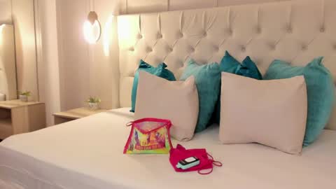 Raquel Moon online show from 04/17/26, 05:38