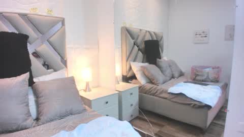 Raquel Moore  online show from 09/17/25, 11:45