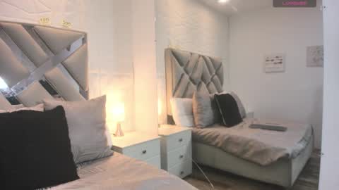 Raquel Moore  online show from 09/22/25, 11:29