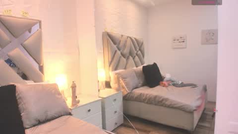 Raquel Moore  online show from 10/03/25, 12:51